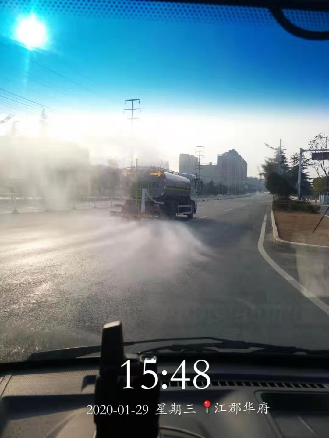 抗疫一线丨米兰·(milan)中国环境15台清洁消毒车开始作业